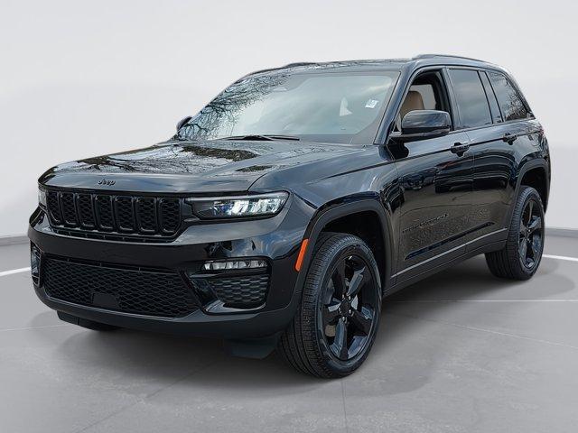 new 2025 Jeep Grand Cherokee car, priced at $47,980