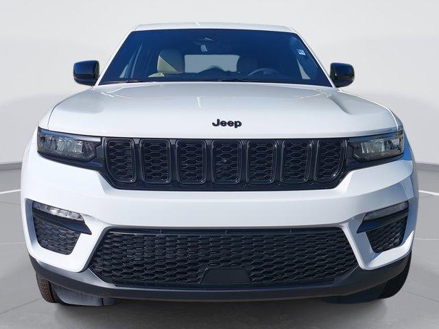 new 2024 Jeep Grand Cherokee car, priced at $40,270