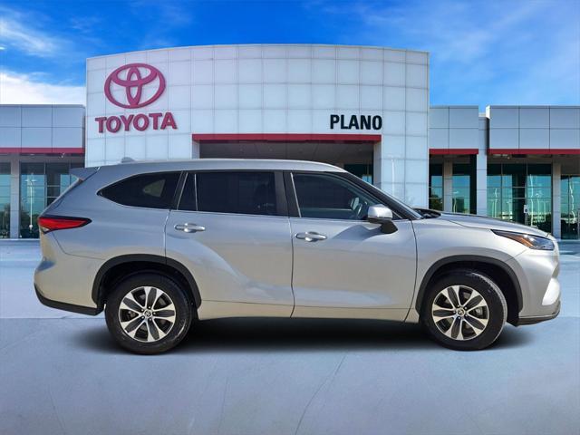 used 2023 Toyota Highlander Hybrid car, priced at $40,725