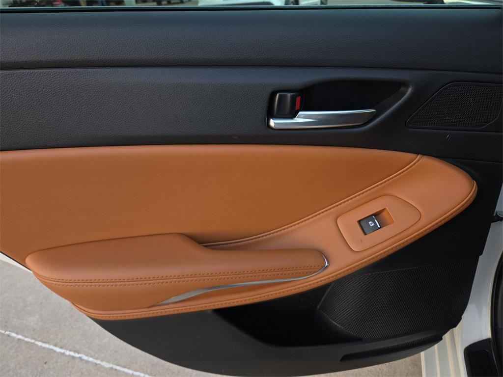 used 2021 Toyota Avalon Hybrid car, priced at $18,970