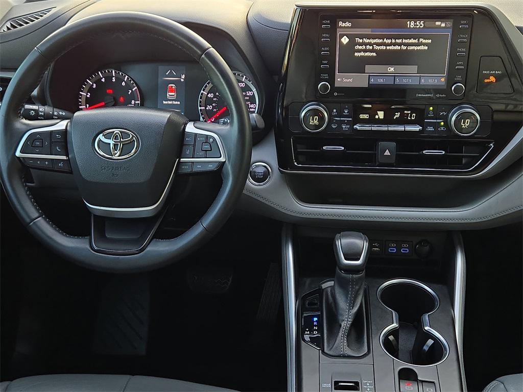 used 2022 Toyota Highlander car, priced at $24,333