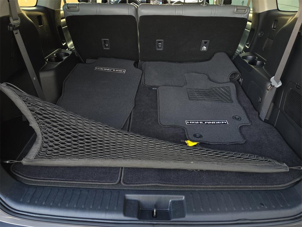 used 2022 Toyota Highlander car, priced at $24,333