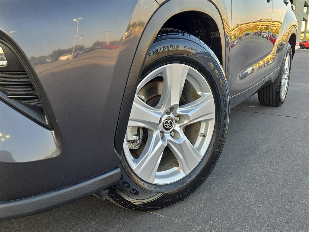 used 2022 Toyota Highlander car, priced at $24,333