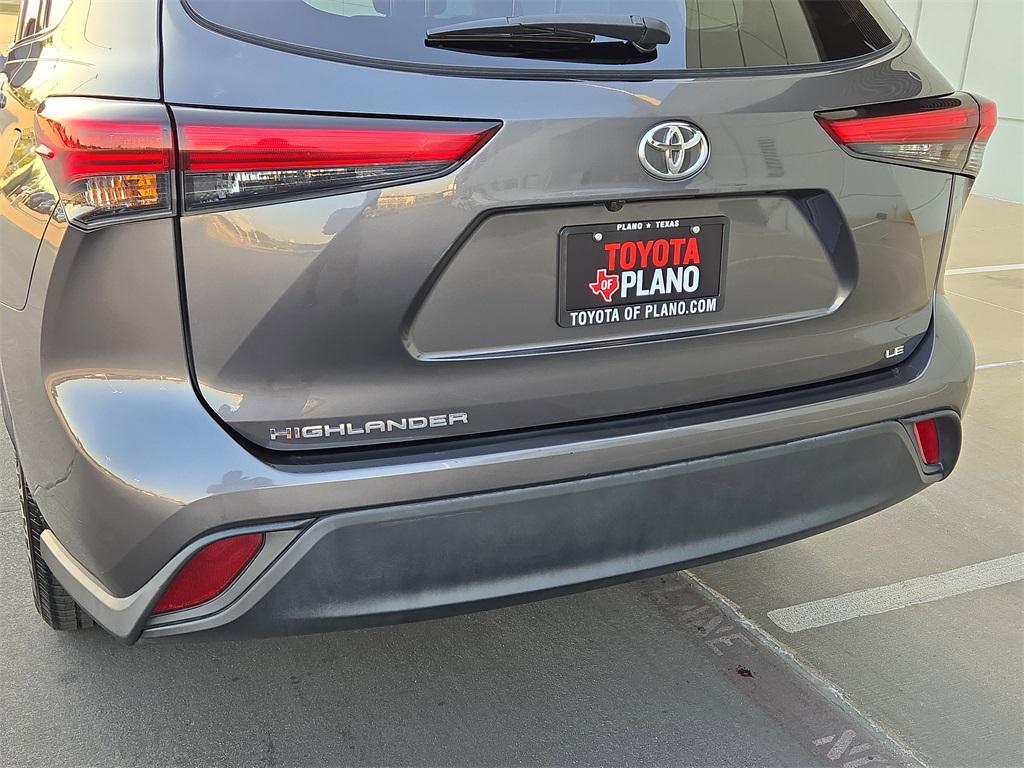 used 2022 Toyota Highlander car, priced at $24,333