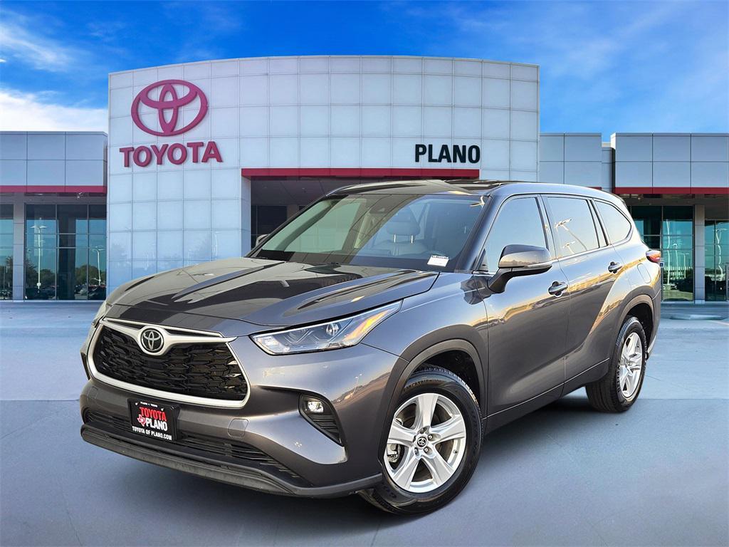 used 2022 Toyota Highlander car, priced at $24,333