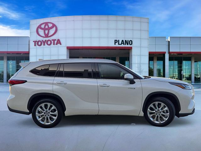 used 2021 Toyota Highlander Hybrid car, priced at $40,435