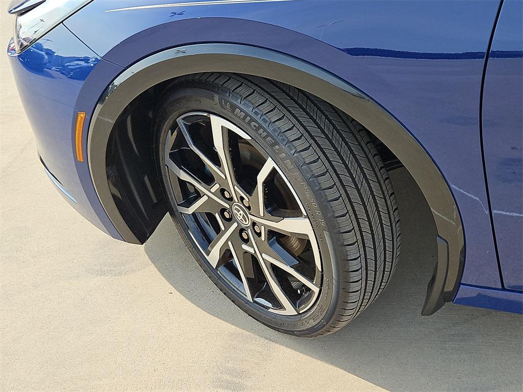 new 2025 Toyota Prius Plug-In Hybrid car, priced at $40,083