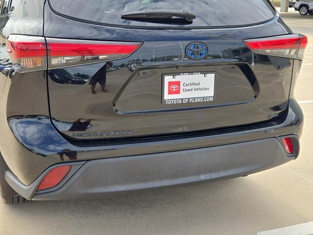 used 2021 Toyota Highlander Hybrid car, priced at $37,415