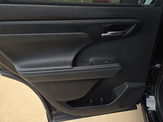 used 2021 Toyota Highlander Hybrid car, priced at $37,415