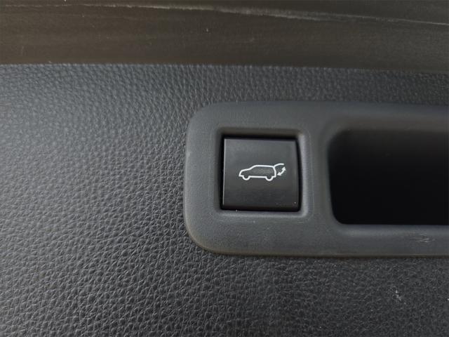 used 2021 Toyota Highlander Hybrid car, priced at $37,415