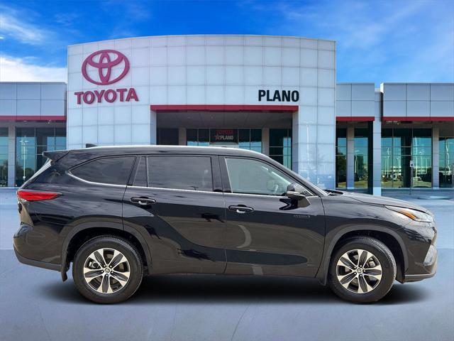 used 2021 Toyota Highlander Hybrid car, priced at $37,415
