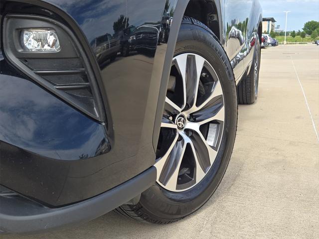 used 2021 Toyota Highlander Hybrid car, priced at $37,415