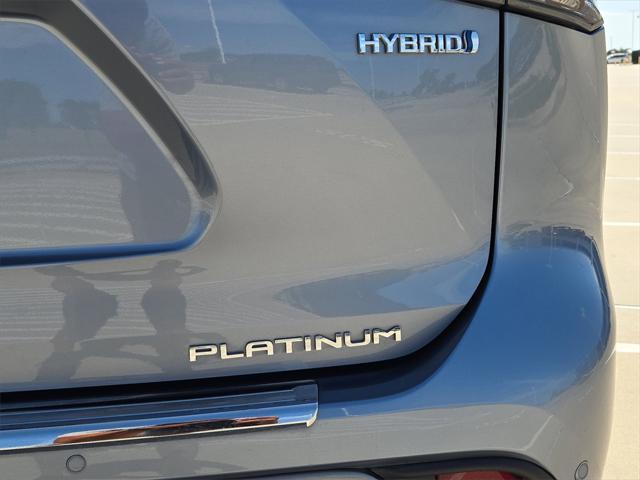 used 2023 Toyota Highlander Hybrid car, priced at $48,688