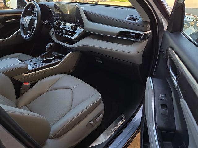 used 2023 Toyota Highlander Hybrid car, priced at $48,688