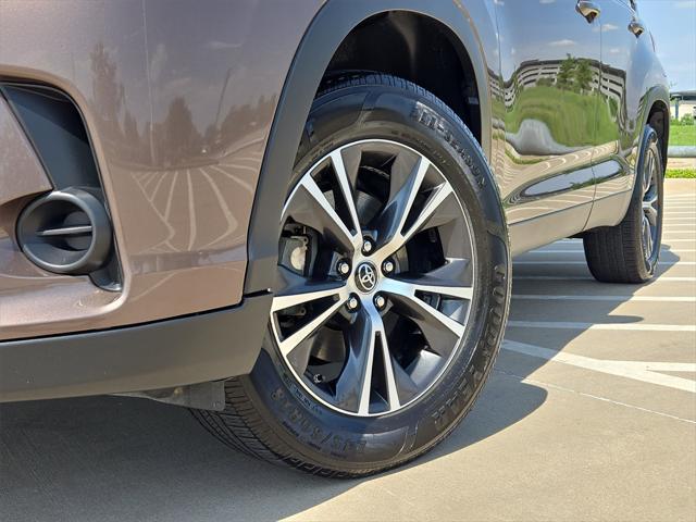 used 2019 Toyota Highlander car, priced at $24,255