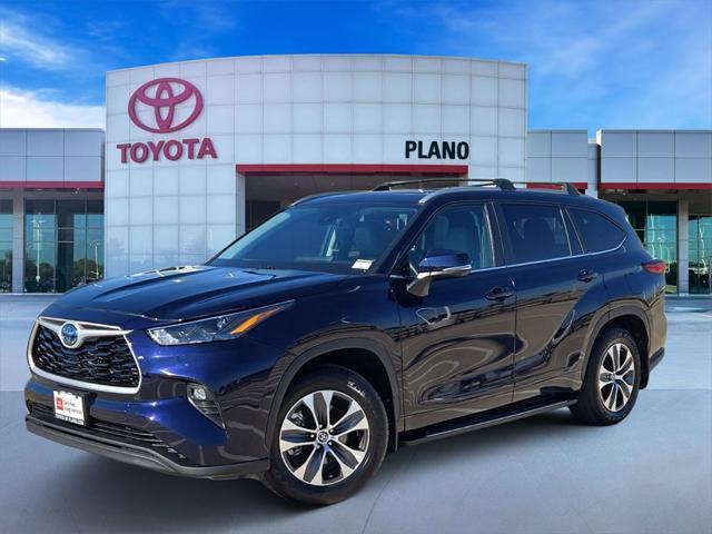 used 2023 Toyota Highlander Hybrid car, priced at $44,414