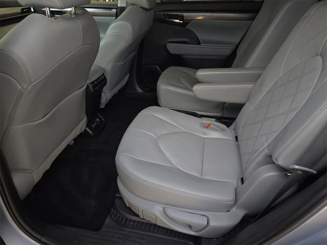 used 2022 Toyota Highlander Hybrid car, priced at $46,491