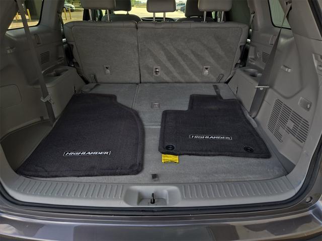 used 2017 Toyota Highlander car, priced at $19,461