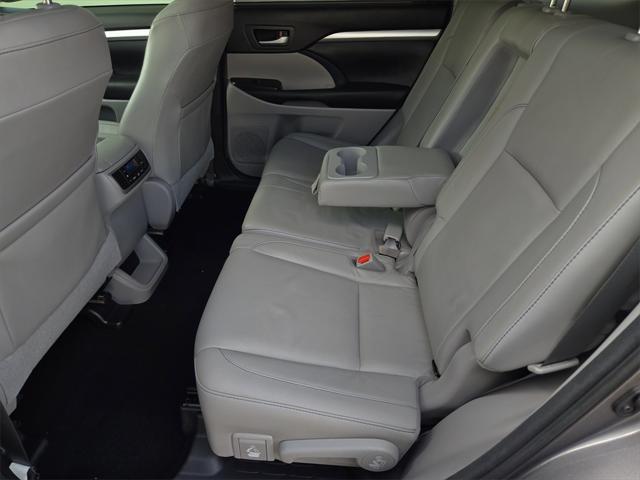 used 2017 Toyota Highlander car, priced at $19,461
