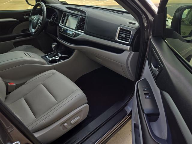used 2017 Toyota Highlander car, priced at $19,461
