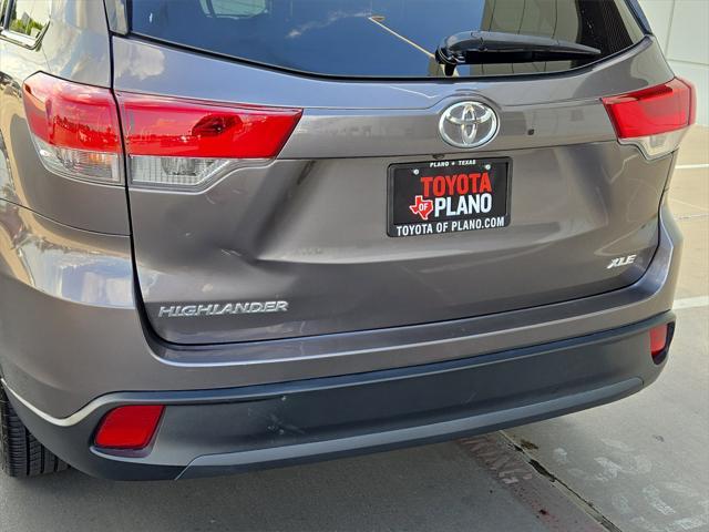 used 2017 Toyota Highlander car, priced at $19,461