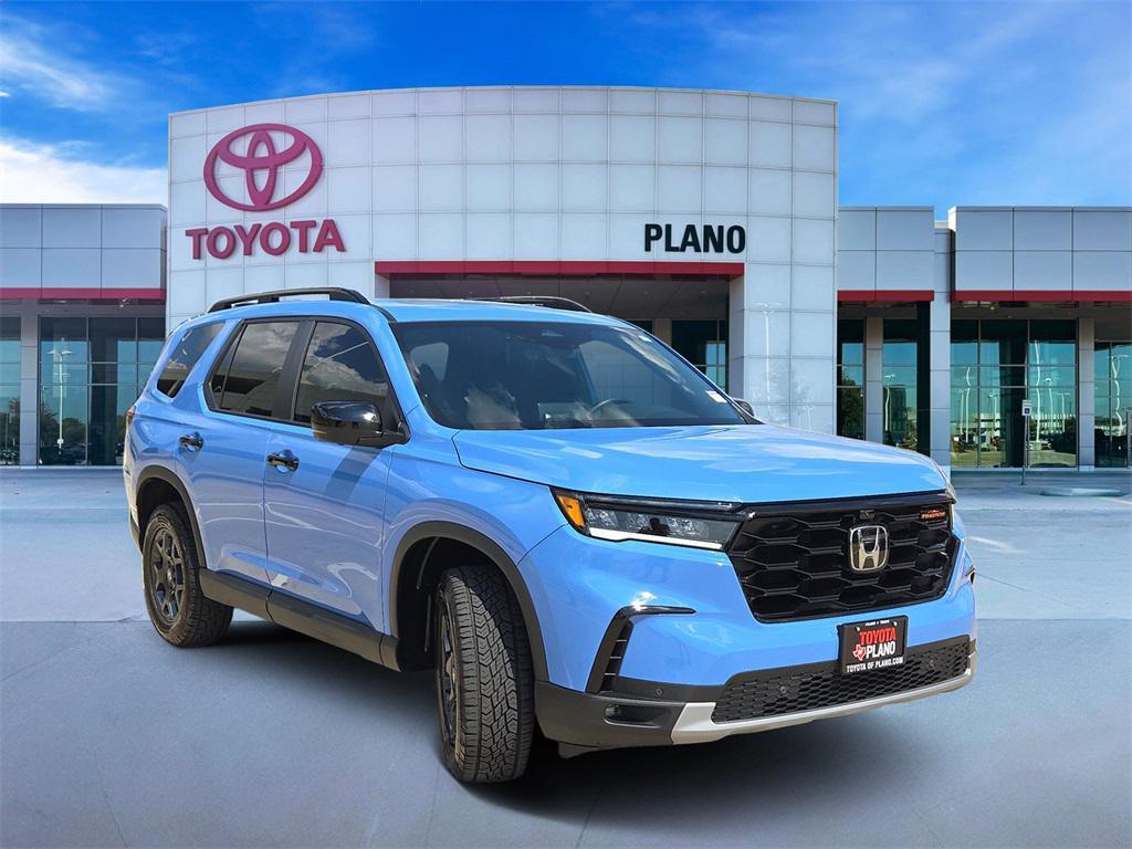 used 2025 Honda Pilot car, priced at $43,244