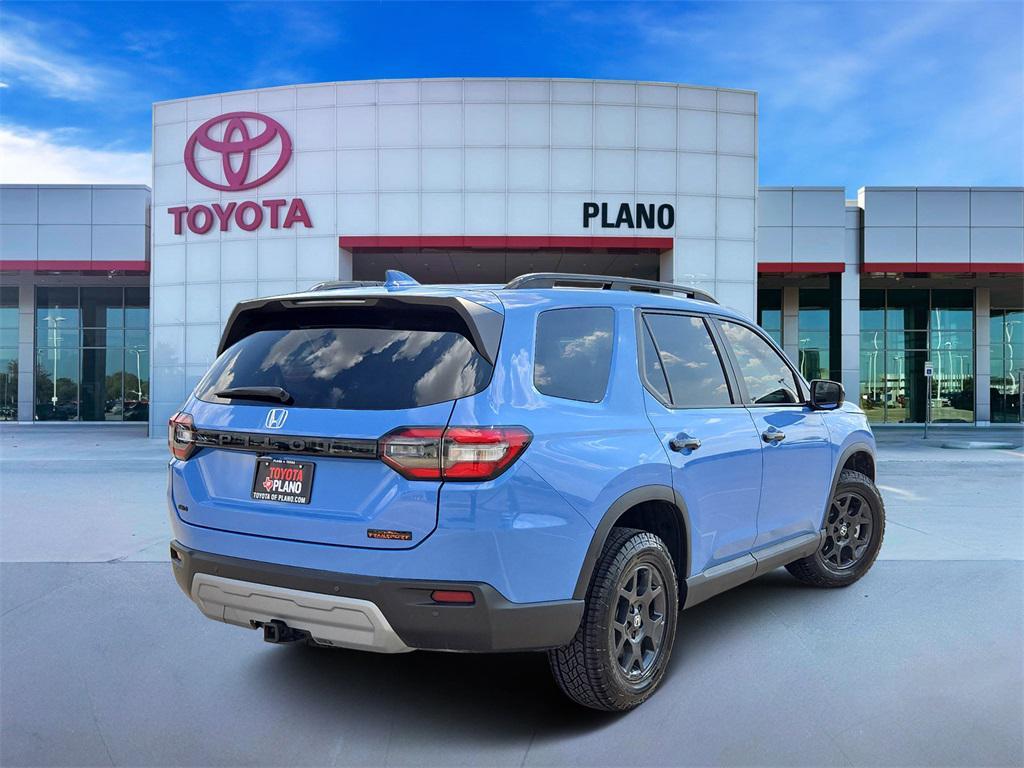 used 2025 Honda Pilot car, priced at $43,244