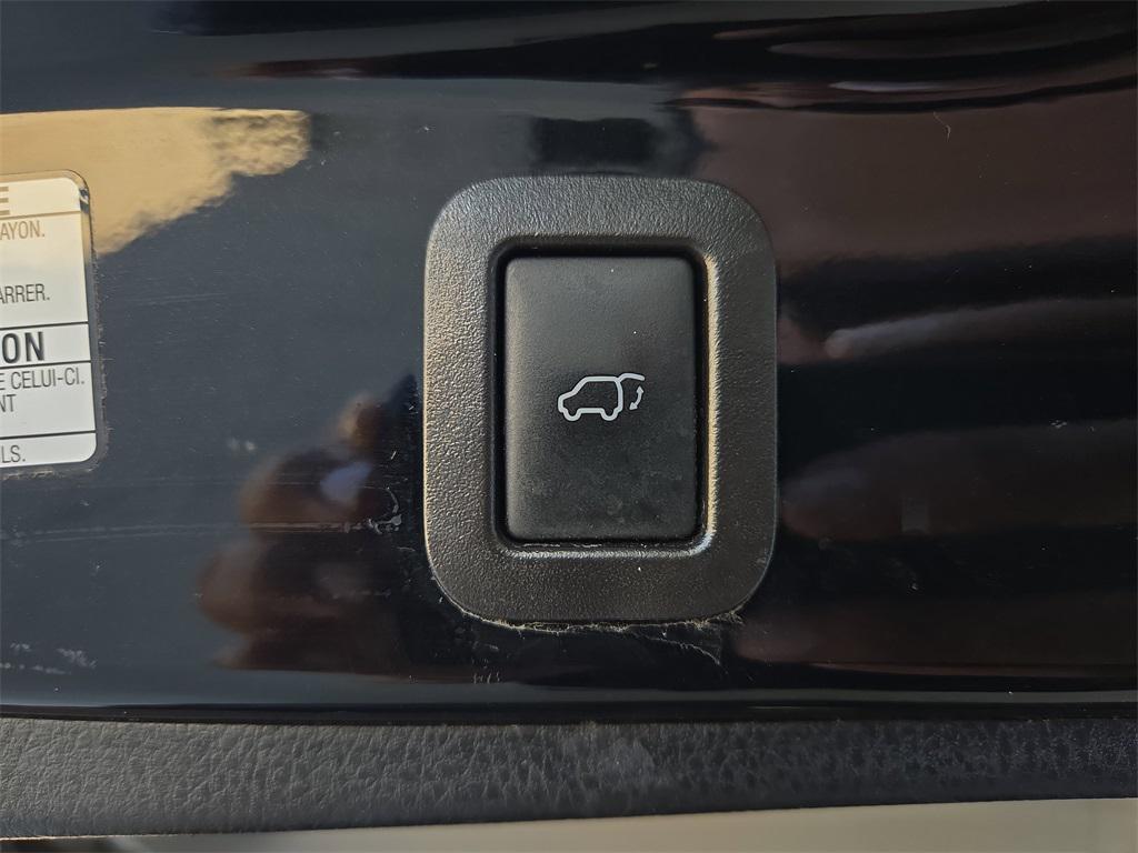 used 2019 Toyota Highlander car, priced at $19,426