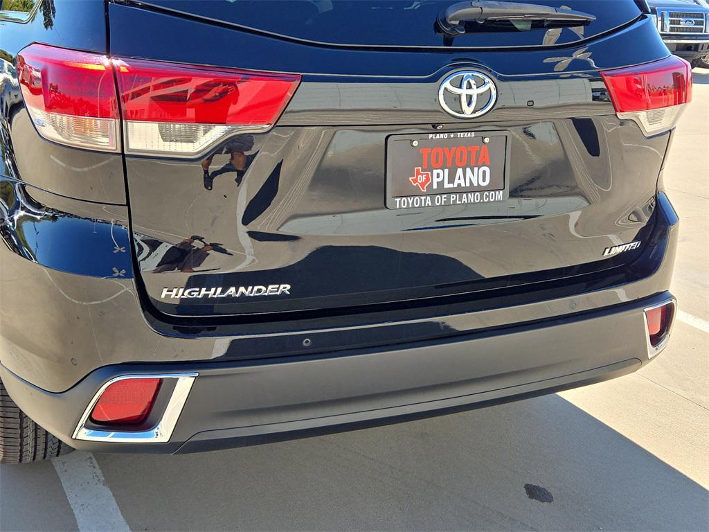 used 2019 Toyota Highlander car, priced at $19,426