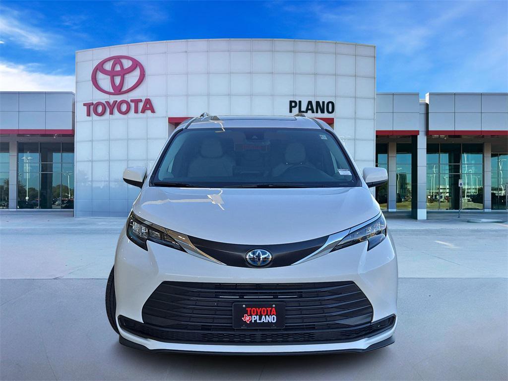 used 2025 Toyota Sienna car, priced at $41,909
