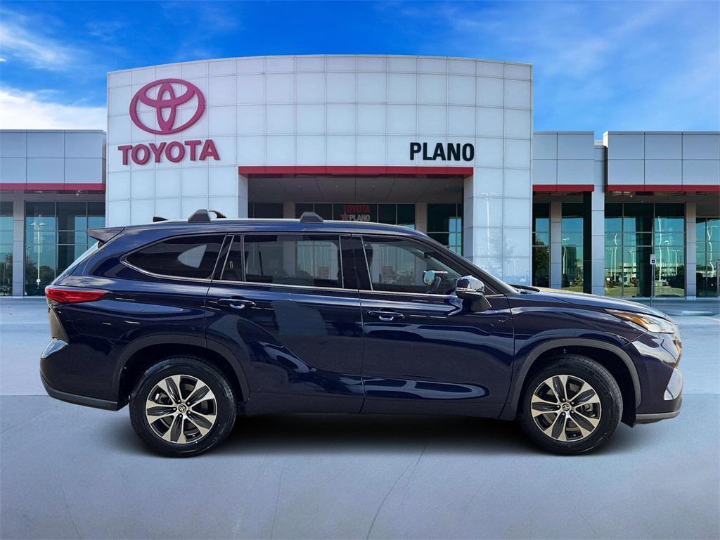 used 2020 Toyota Highlander car, priced at $24,991