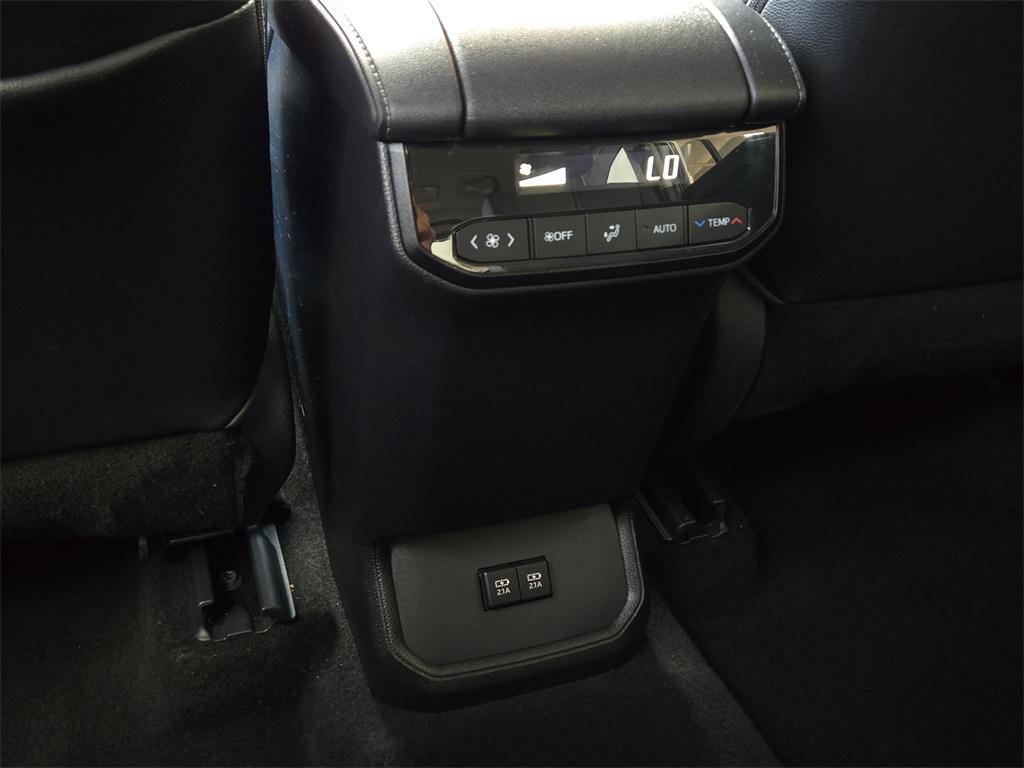 used 2020 Toyota Highlander car, priced at $24,991