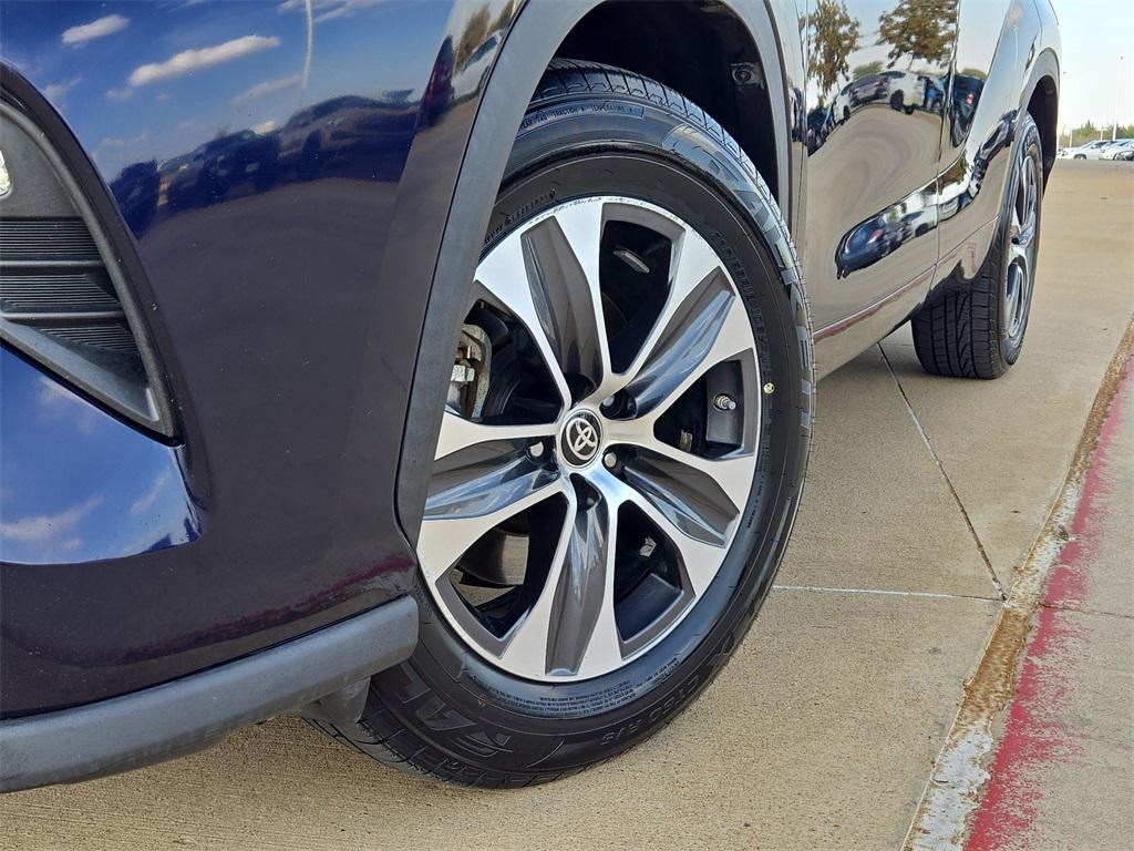 used 2020 Toyota Highlander car, priced at $24,991