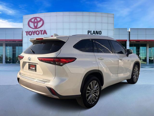 used 2020 Toyota Highlander car, priced at $34,806