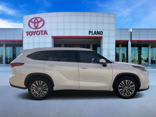 used 2020 Toyota Highlander car, priced at $34,806