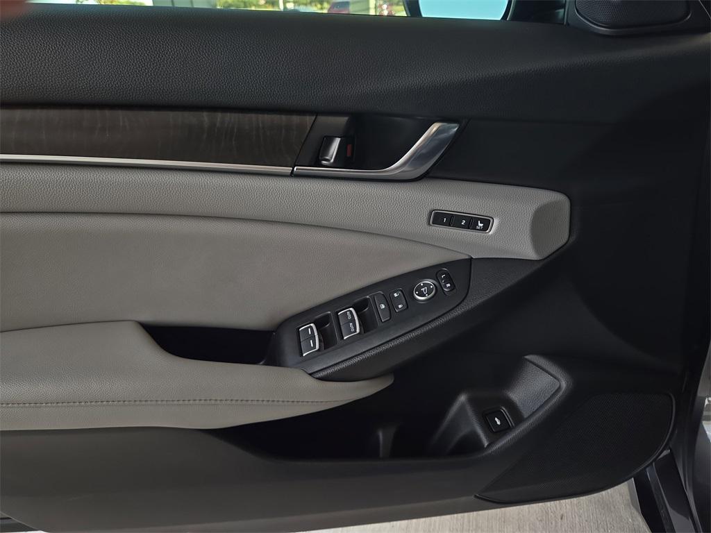 used 2020 Honda Accord Hybrid car, priced at $21,979