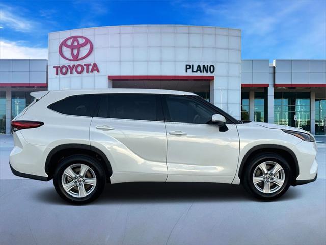 used 2021 Toyota Highlander car, priced at $30,257