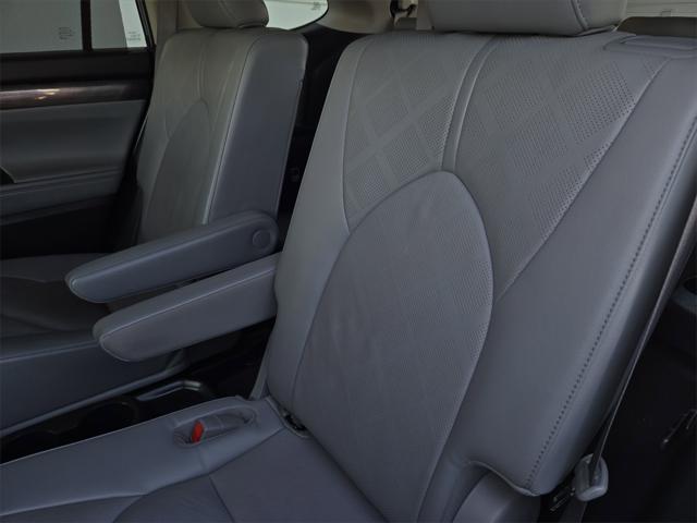 used 2023 Toyota Highlander Hybrid car, priced at $49,991