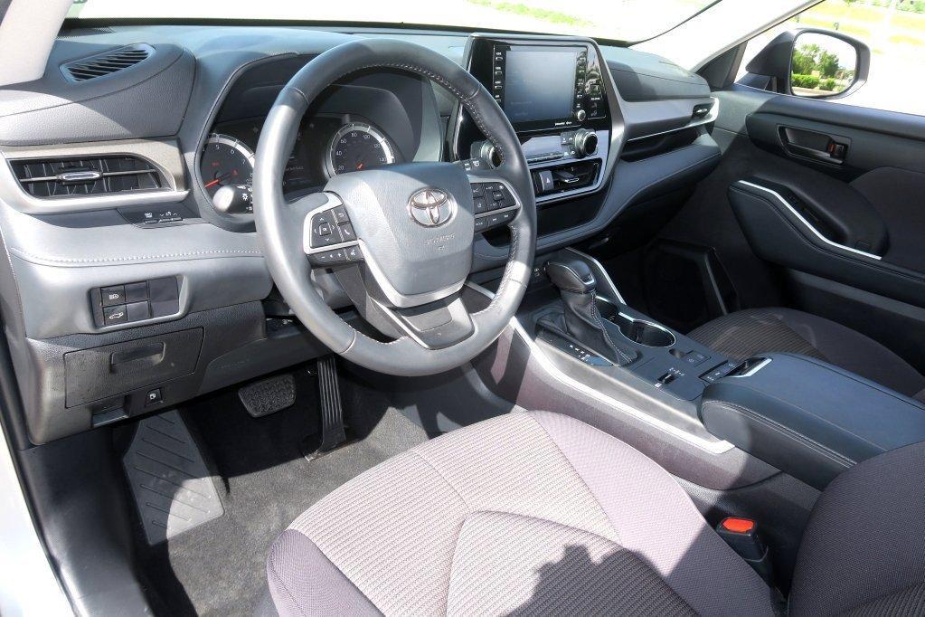 used 2022 Toyota Highlander car, priced at $31,639