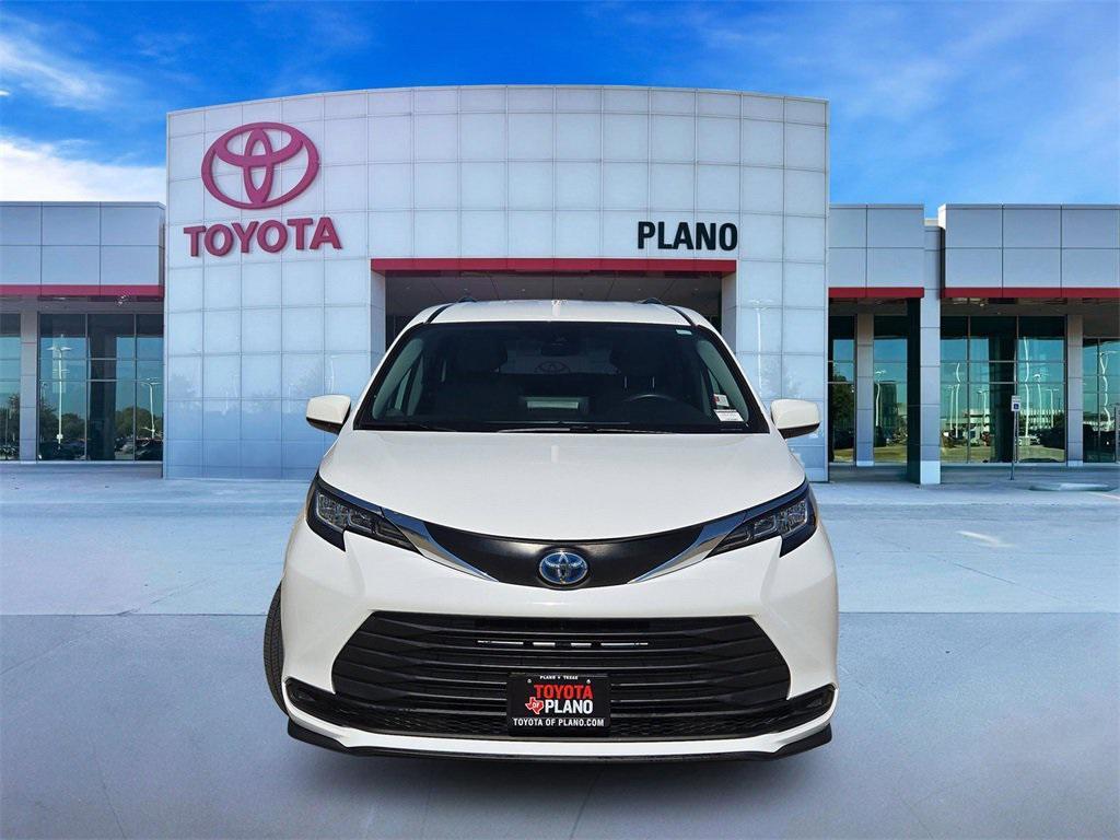 used 2021 Toyota Sienna car, priced at $29,909
