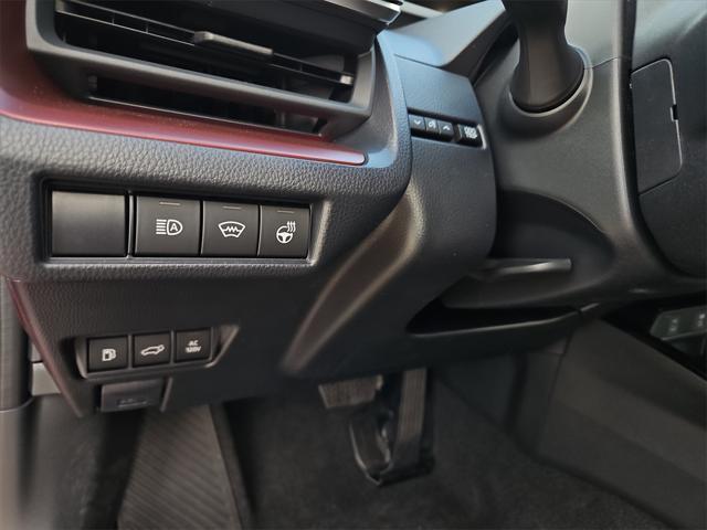 new 2025 Toyota Prius Plug-In Hybrid car, priced at $45,187