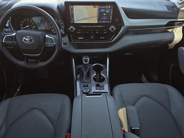 used 2021 Toyota Highlander car, priced at $36,449