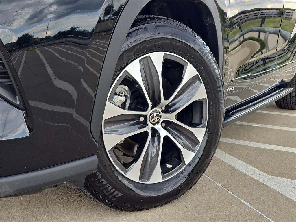 used 2022 Toyota Highlander Hybrid car, priced at $40,960