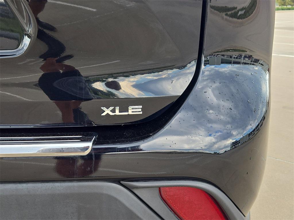 used 2022 Toyota Highlander Hybrid car, priced at $40,960