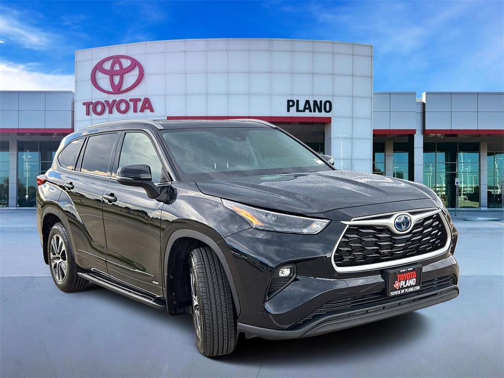 used 2022 Toyota Highlander Hybrid car, priced at $40,960