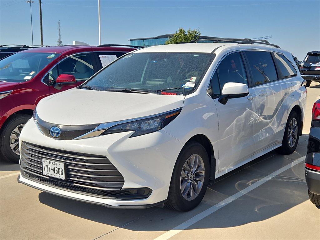 used 2025 Toyota Sienna car, priced at $40,911