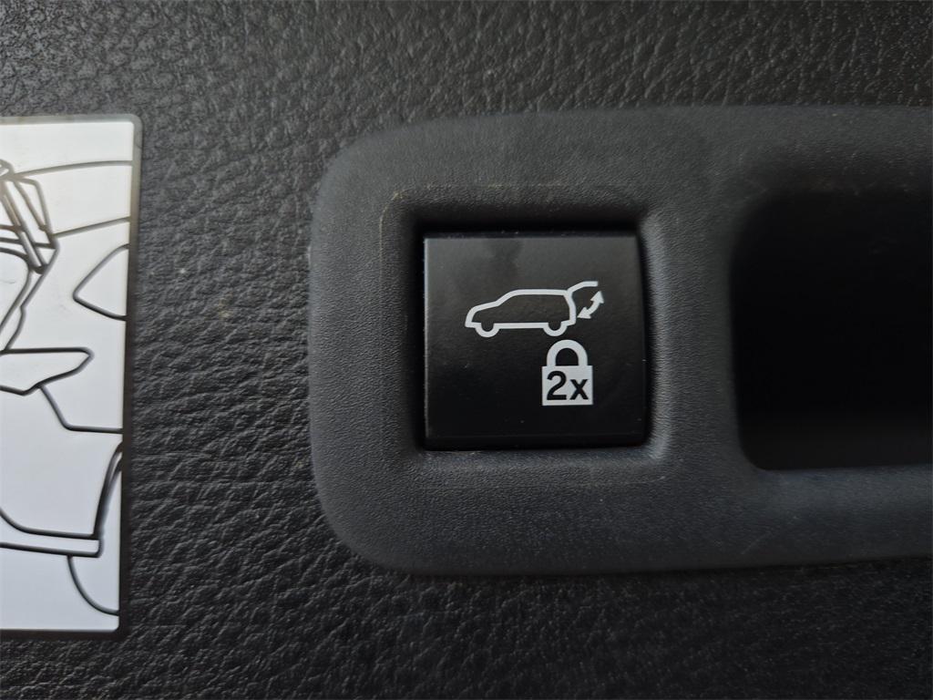 used 2024 Toyota Sienna car, priced at $48,991