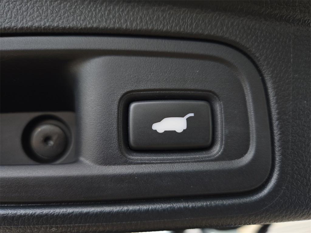 used 2021 Honda Pilot car, priced at $31,405