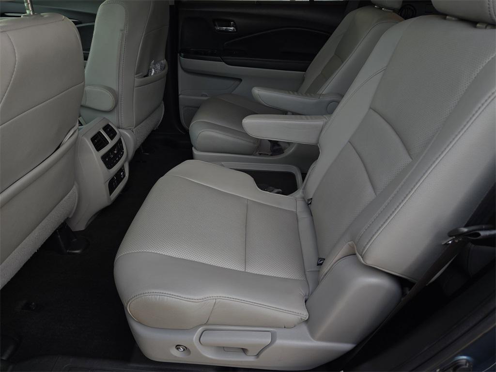 used 2021 Honda Pilot car, priced at $31,405