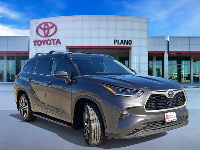 used 2021 Toyota Highlander car, priced at $31,957